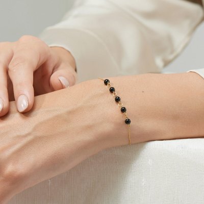 Onyx armb�nd fra East Copenhagen &ndash; stilfuldt smykke med klassisk udtryk og moderne finish.