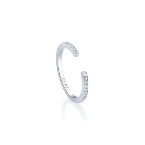 Single Classic ring in rhodium-plated sterling silver with 22 white cubic zirconia – elegant and timeless design.