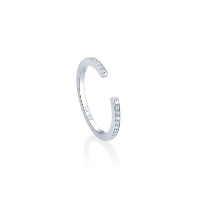 Single Classic ring i rhodineret sterlingslv med 22 hvide cubic zirconia – elegant og tidlst design.